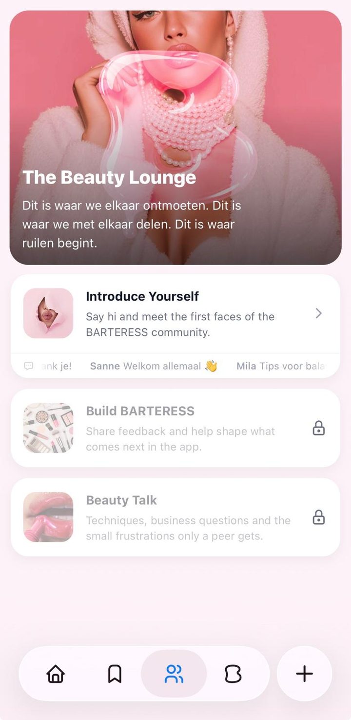 Het Community-scherm met de Beauty Lounge en de verschillende rooms