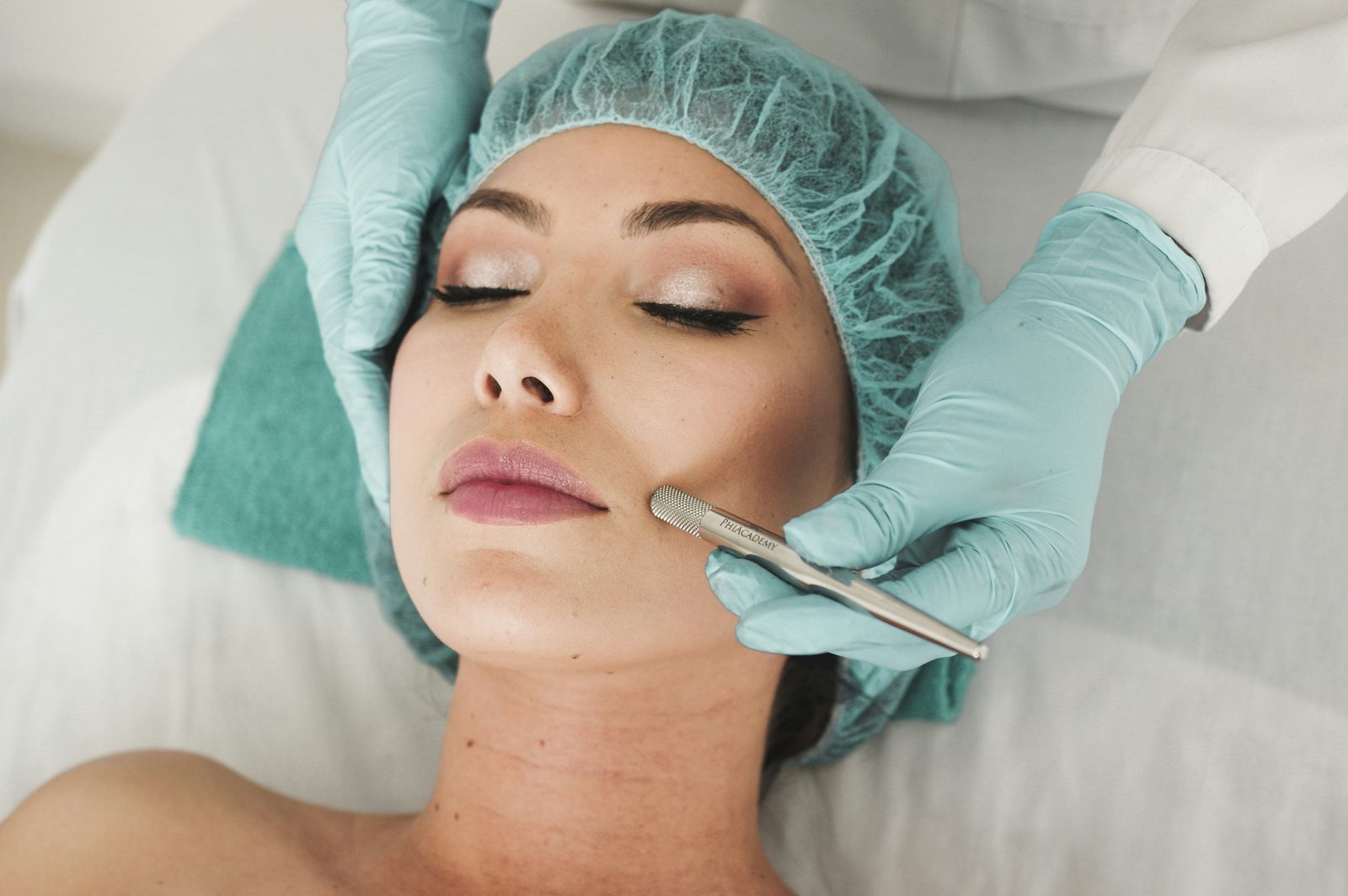 Klinische huidverjongingsbehandeling in een Amsterdamse skin clinic